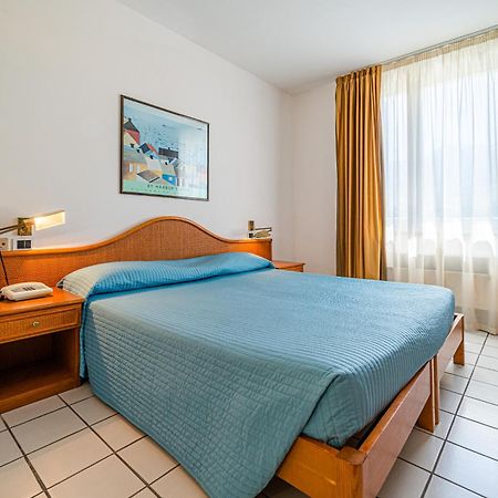 Hotel Yacht Club Марчиана-Марина Экстерьер фото