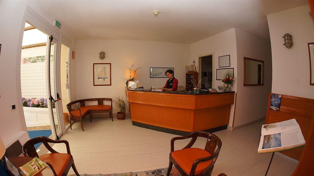 Hotel Yacht Club Марчиана-Марина Экстерьер фото