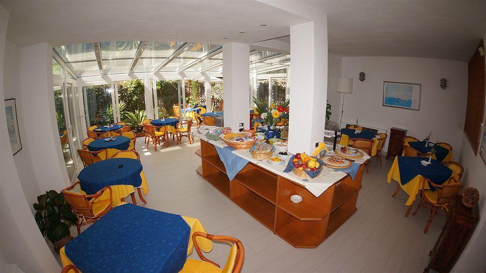 Hotel Yacht Club Марчиана-Марина Экстерьер фото